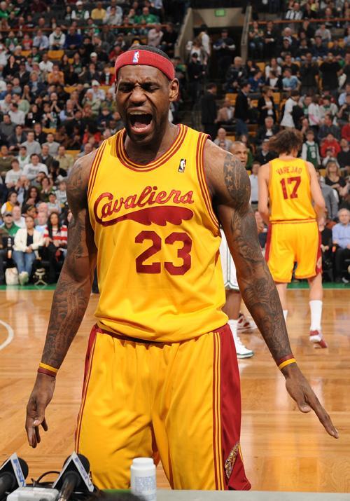 湖人强侧连 湖人强侧连